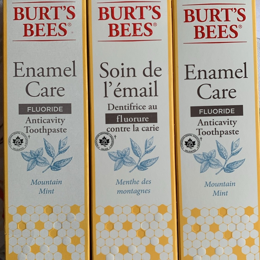 🌸🐝Burt's Bees Fluoride Toothpaste, Enamel Care, Mountain Mint, 105 ml🐝🌸